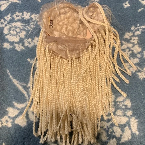 #101 Wig braids - Picture 6 of 8